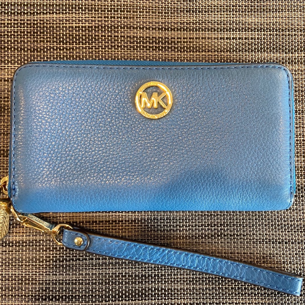 Michael Kors travel zipper wallet